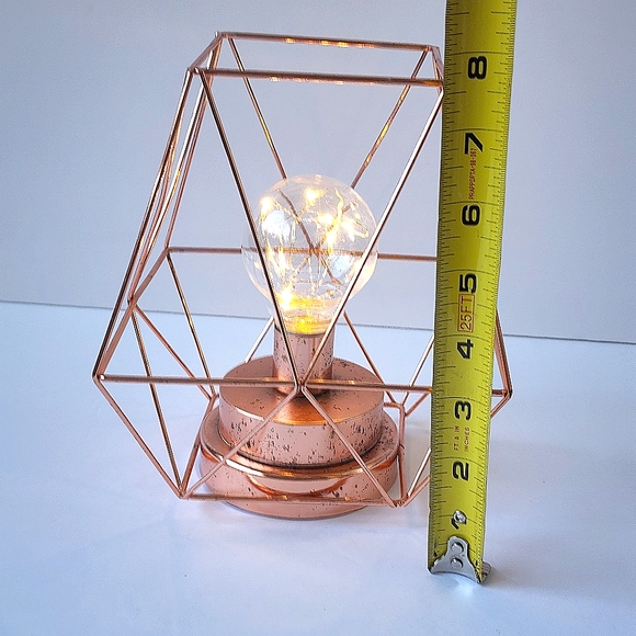 Geometric rose gold LED light lamp - Picture 3 of 7